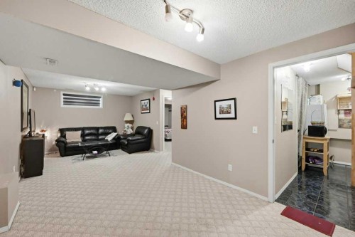 86 Saddlecrest Close Ne, Calgary, AB - Indoor