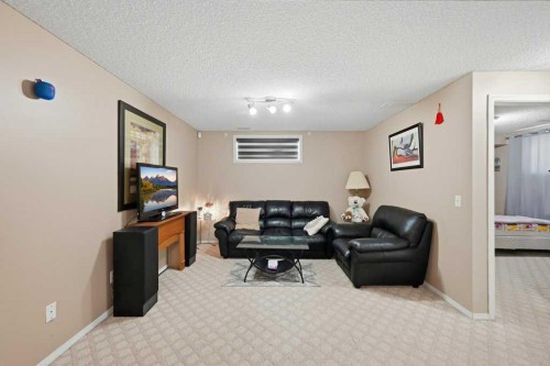86 Saddlecrest Close Ne, Calgary, AB - Indoor Photo Showing Other Room