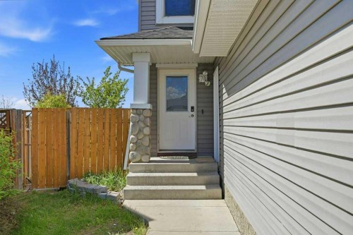 86 Saddlecrest Close Ne, Calgary, AB - Outdoor
