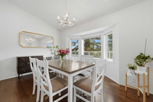 84 Coach Gate Way Sw, Calgary, AB - Indoor Photo Showing Dining Room