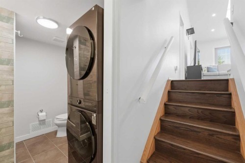 84 Coach Gate Way Sw, Calgary, AB - Indoor Photo Showing Other Room