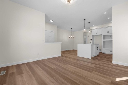 568 Buffaloberry Manor Se, Calgary, AB - Indoor Photo Showing Kitchen