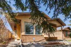 60 Bermondsey Court NW Calgary, AB T3K 1V7