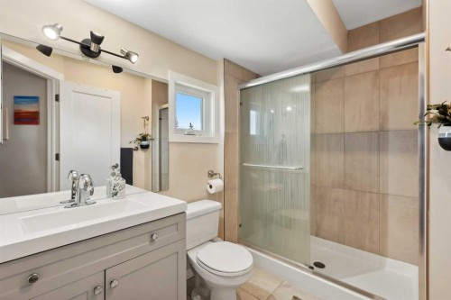 109 Coachway Lane Sw, Calgary, AB - Indoor Photo Showing Bathroom