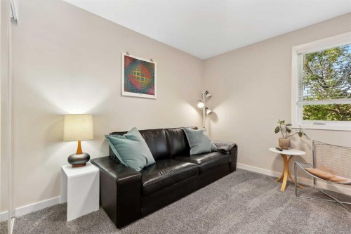 109 Coachway Lane Sw, Calgary, AB - Indoor