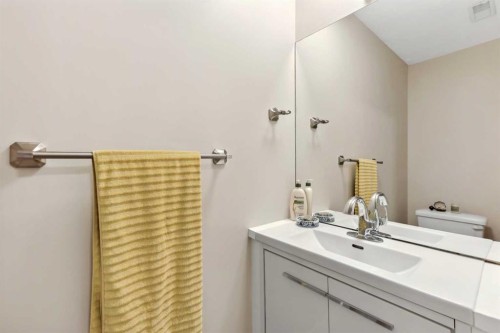 109 Coachway Lane Sw, Calgary, AB - Indoor Photo Showing Bathroom