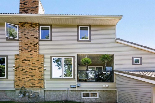 109 Coachway Lane Sw, Calgary, AB - Outdoor With Exterior