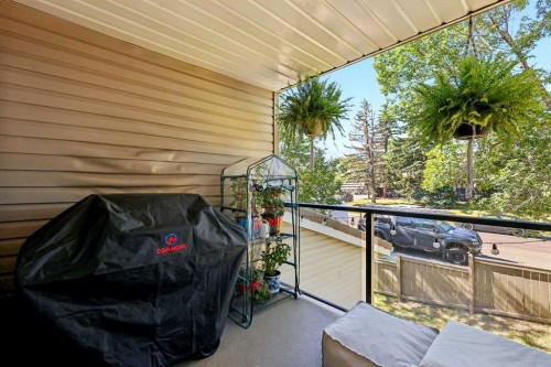 109 Coachway Lane Sw, Calgary, AB - Outdoor With Exterior
