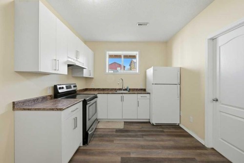 141 Martin Crossing Crescent Ne, Calgary, AB - Indoor Photo Showing Kitchen