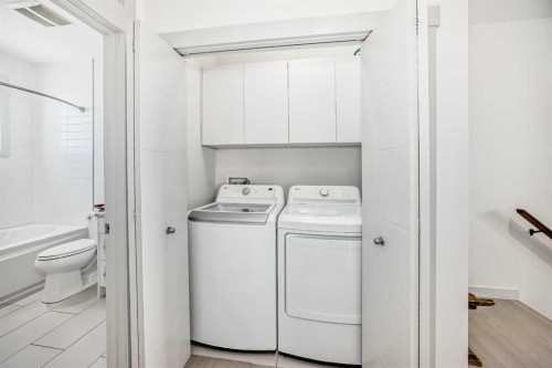1048 Regal Crescent Ne, Calgary, AB - Indoor Photo Showing Laundry Room