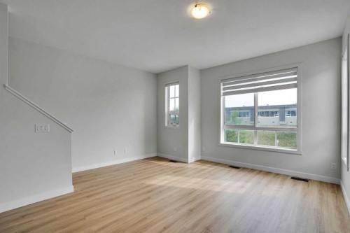 986 Sherwood Boulevard Nw, Calgary, AB - Indoor Photo Showing Other Room