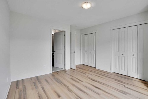 986 Sherwood Boulevard Nw, Calgary, AB - Indoor Photo Showing Other Room