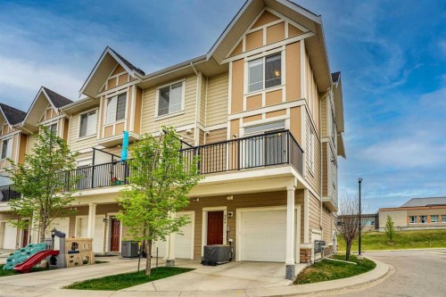 986 Sherwood Boulevard Nw, Calgary, AB - Outdoor With Facade