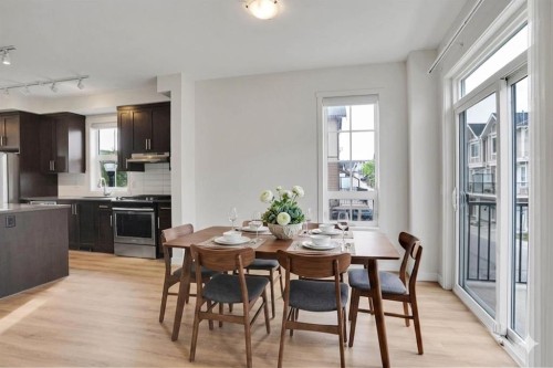 986 Sherwood Boulevard Nw, Calgary, AB - Indoor Photo Showing Dining Room