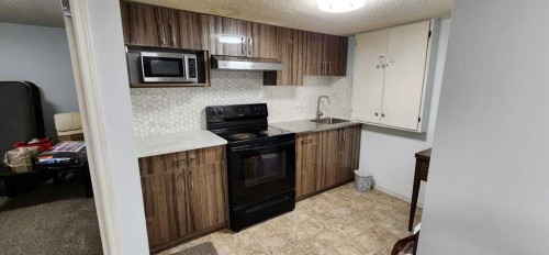 23 Taralake Road Ne, Calgary, AB - Indoor Photo Showing Kitchen