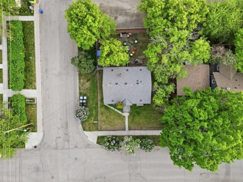 1339 11 Avenue Se, Calgary, AB - Outdoor