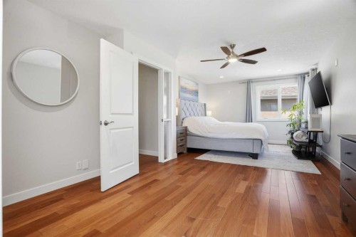 135 Cranleigh View Se, Calgary, AB - Indoor Photo Showing Bedroom