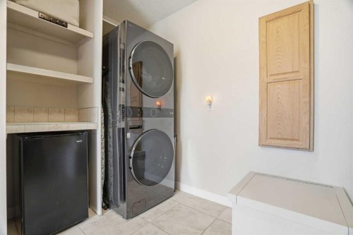 135 Cranleigh View Se, Calgary, AB - Indoor Photo Showing Laundry Room