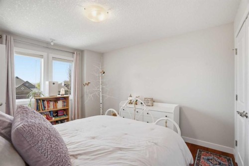 135 Cranleigh View Se, Calgary, AB - Indoor Photo Showing Bedroom