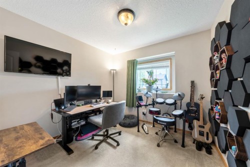1721 Strathcona Place, Strathmore, AB - Indoor Photo Showing Office