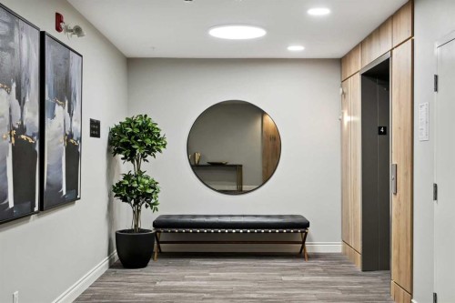 406-255 Les Jardins Park Se, Calgary, AB - Indoor Photo Showing Other Room