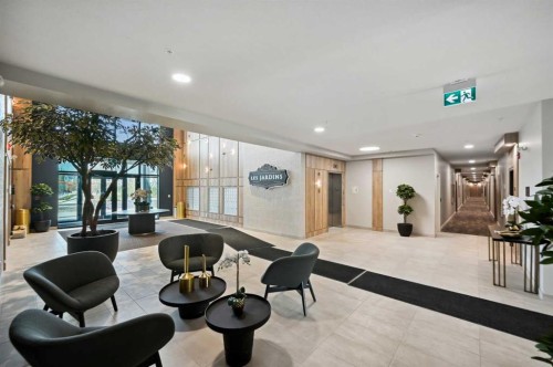 406-255 Les Jardins Park Se, Calgary, AB - Indoor Photo Showing Other Room