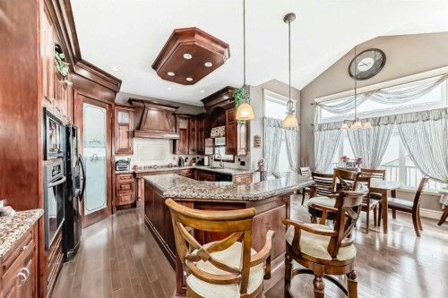 18 Royal Ridge Link Nw, Calgary, AB 