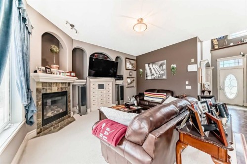 18 Royal Ridge Link Nw, Calgary, AB 