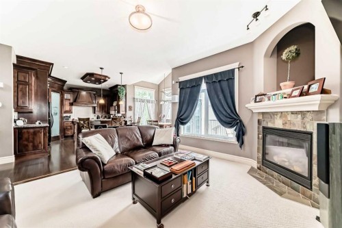 18 Royal Ridge Link Nw, Calgary, AB 