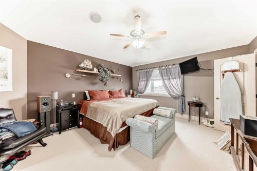 18 Royal Ridge Link Nw, Calgary, AB 