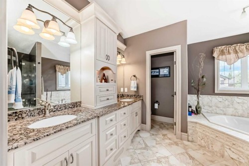 18 Royal Ridge Link Nw, Calgary, AB 