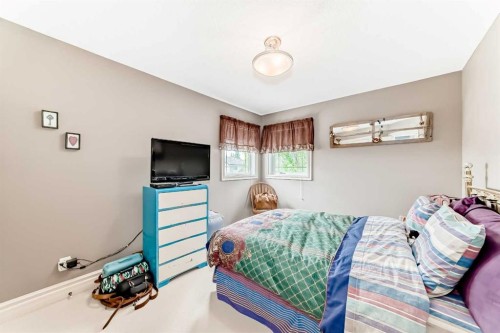 18 Royal Ridge Link Nw, Calgary, AB 