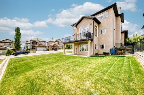 18 Royal Ridge Link Nw, Calgary, AB 