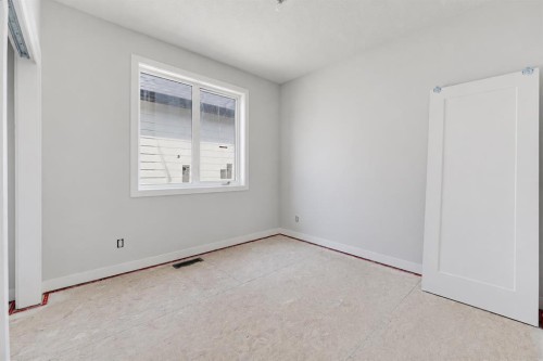 4612 Grove Hill Road Sw, Calgary, AB - Indoor Photo Showing Other Room