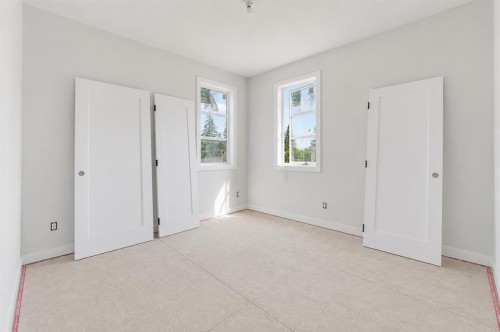 4612 Grove Hill Road Sw, Calgary, AB - Indoor Photo Showing Other Room