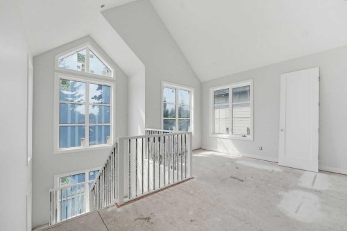 4612 Grove Hill Road Sw, Calgary, AB - Indoor Photo Showing Other Room