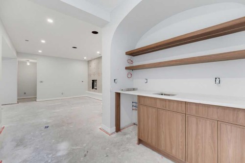 4612 Grove Hill Road Sw, Calgary, AB - Indoor Photo Showing Other Room