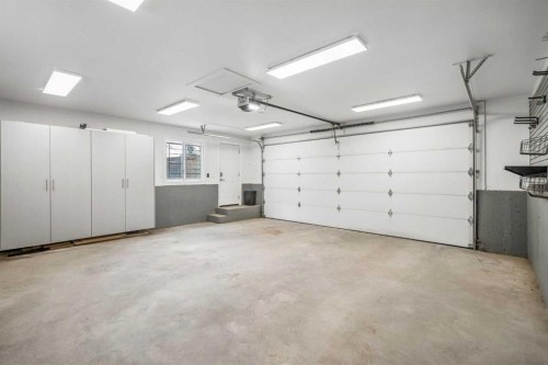 7224 Farrell Road Se, Calgary, AB - Indoor Photo Showing Garage