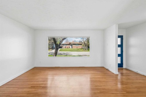 7224 Farrell Road Se, Calgary, AB - Indoor Photo Showing Other Room