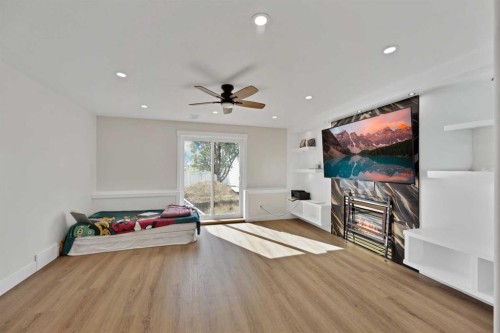 100 San Diego Green Ne, Calgary, AB - Indoor Photo Showing Bedroom
