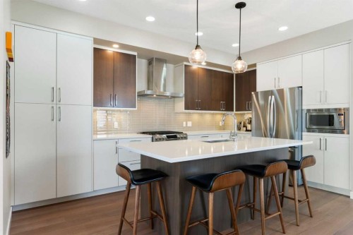 2008 43 Street Nw, Calgary, AB - Indoor Photo Showing Kitchen With Stainless Steel Kitchen With Upgraded Kitchen