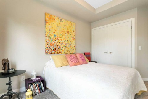2008 43 Street Nw, Calgary, AB - Indoor Photo Showing Bedroom