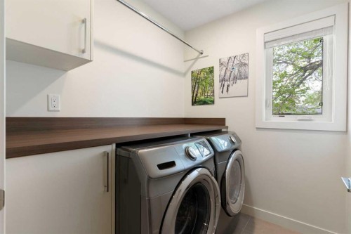 2008 43 Street Nw, Calgary, AB - Indoor Photo Showing Laundry Room