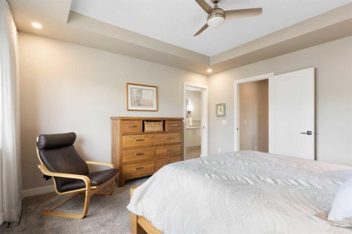2008 43 Street Nw, Calgary, AB - Indoor Photo Showing Bedroom