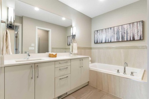 2008 43 Street Nw, Calgary, AB - Indoor Photo Showing Bathroom