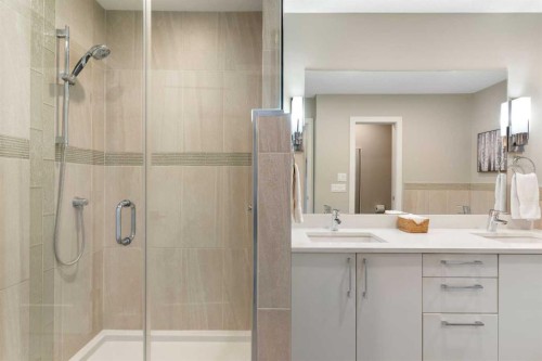 2008 43 Street Nw, Calgary, AB - Indoor Photo Showing Bathroom