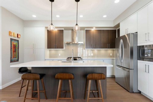 2008 43 Street Nw, Calgary, AB - Indoor Photo Showing Kitchen With Stainless Steel Kitchen With Upgraded Kitchen