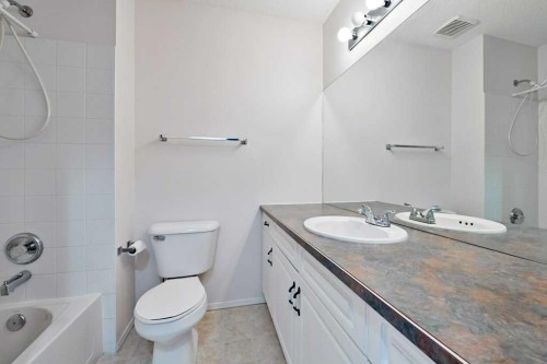 184 Valley Ridge Heights Nw, Calgary, AB - Indoor Photo Showing Bathroom