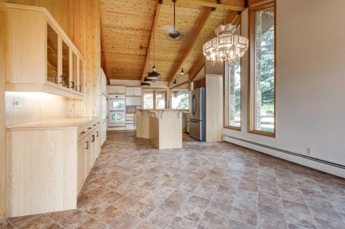 273167 Range Road 25, Rural Rocky View County, AB - Indoor