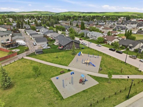 413 Sunrise Hill, Diamond Valley, AB 